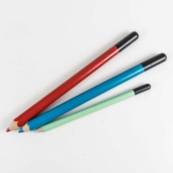3 faux crayons géants