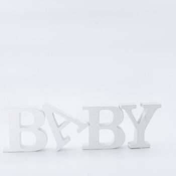 Lettres BABY en bois blanc 19 cm