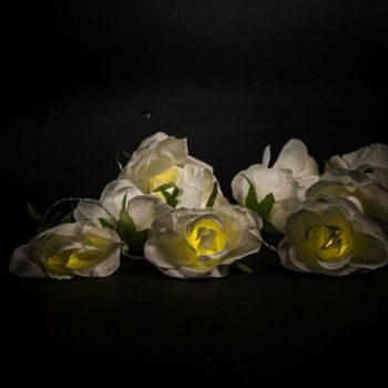 Guirlande de 10 roses blanches