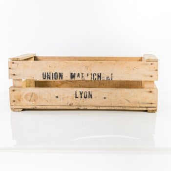 Caisse en bois allongée basse