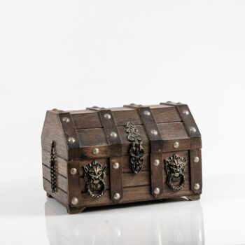 Coffre en bois tête de lion