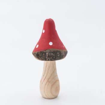 Champignon en bois rouge à pois