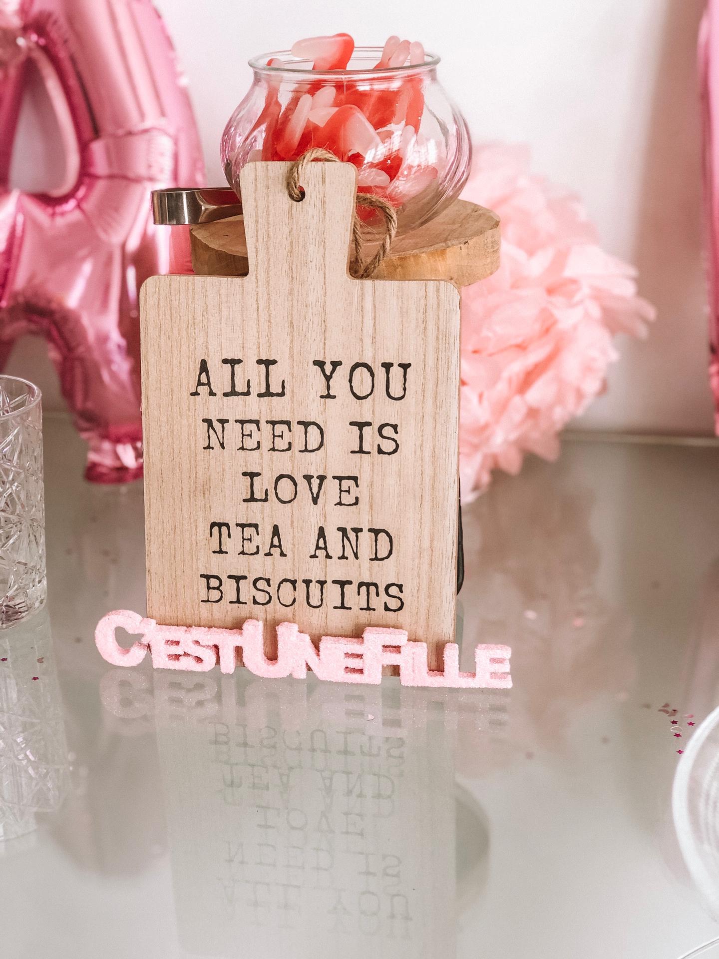 Tableau "All you need is love tea and biscuits" – Image 4