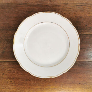 Assiette blanche bord doré