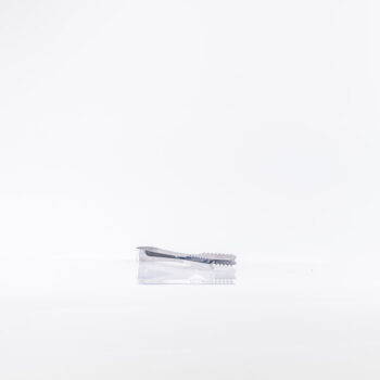 Pince métallique dentelée