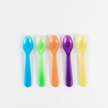 Cuillère en plastique coloré (aléatoire)