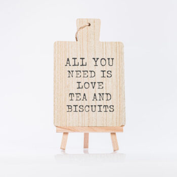 Tableau "All you need is love tea and biscuits"