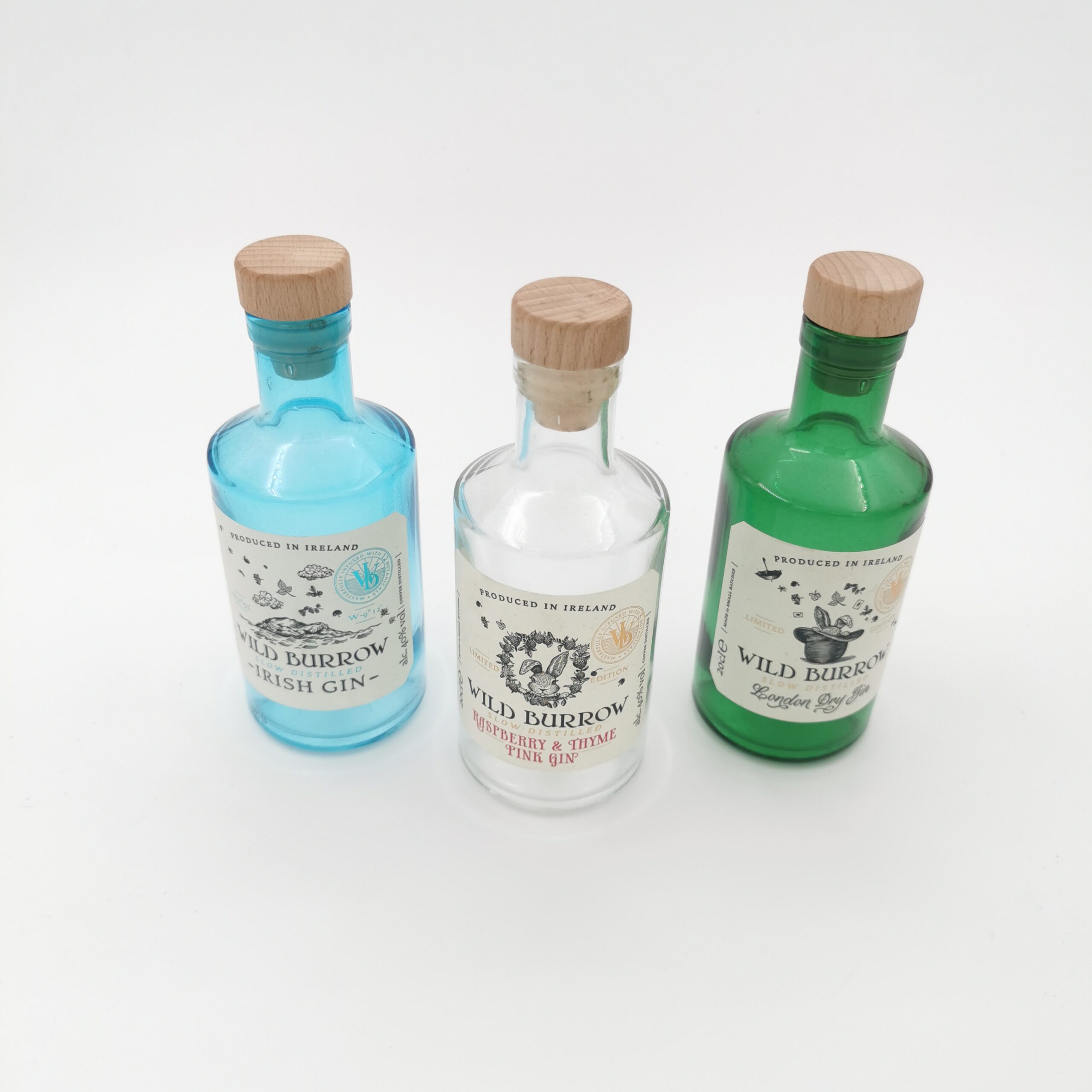 Trio de petites bouteilles de gin Wild Burrow colorées – Image 2