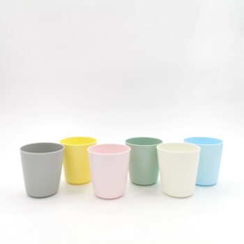 Verre en plastique pastel (aléatoire)