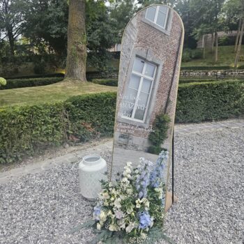 Miroir de bienvenue sur pied